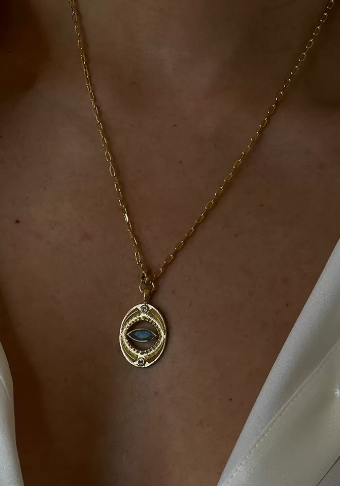 Hanka Ïn Collier Isis Shop